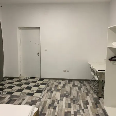 Park Apartment *